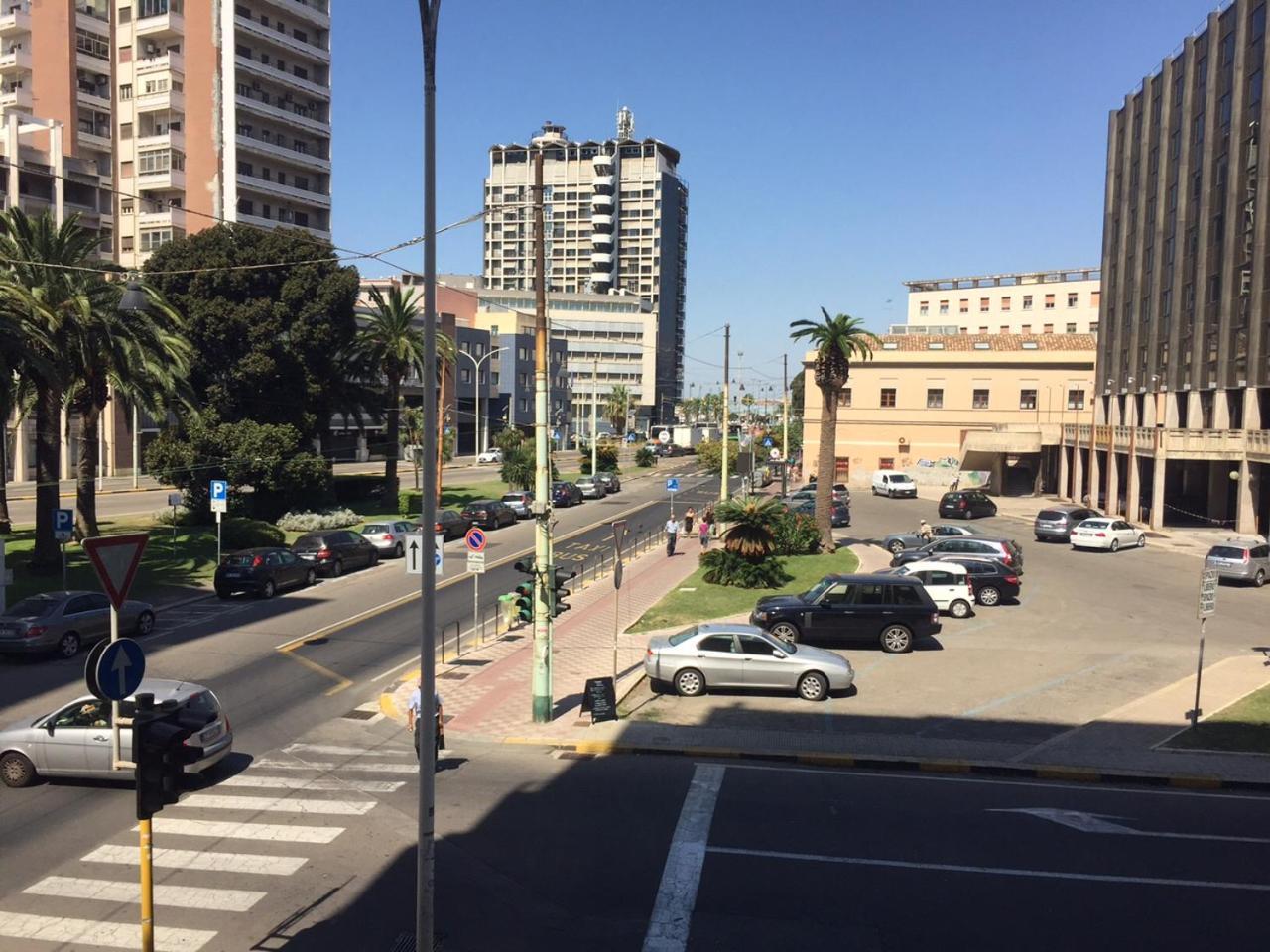 Guest House Sonnino 37 칼리아리 외부 사진