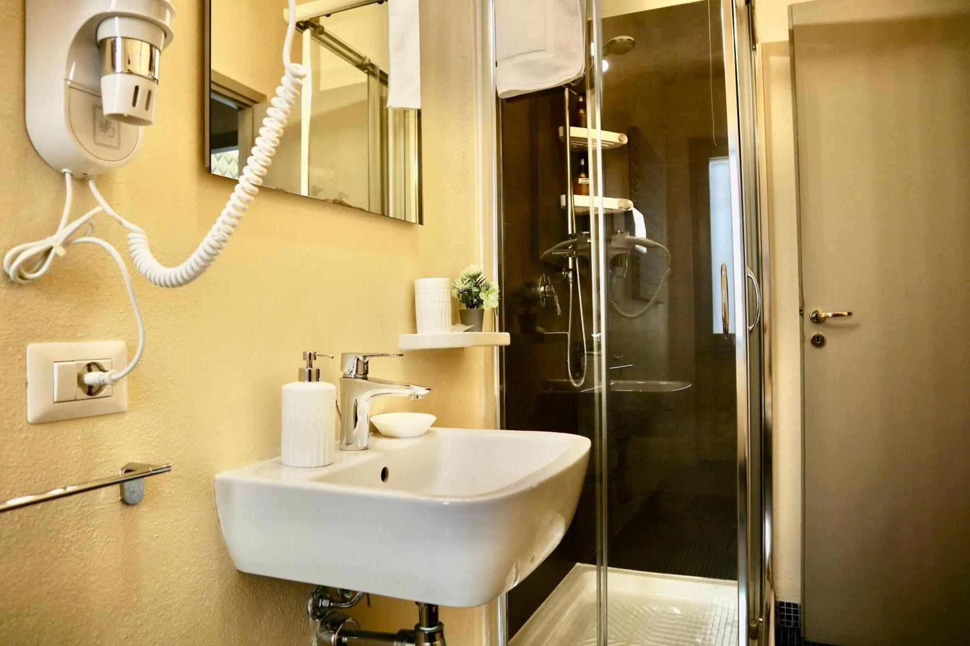 Guest House Sonnino 37 칼리아리 외부 사진
